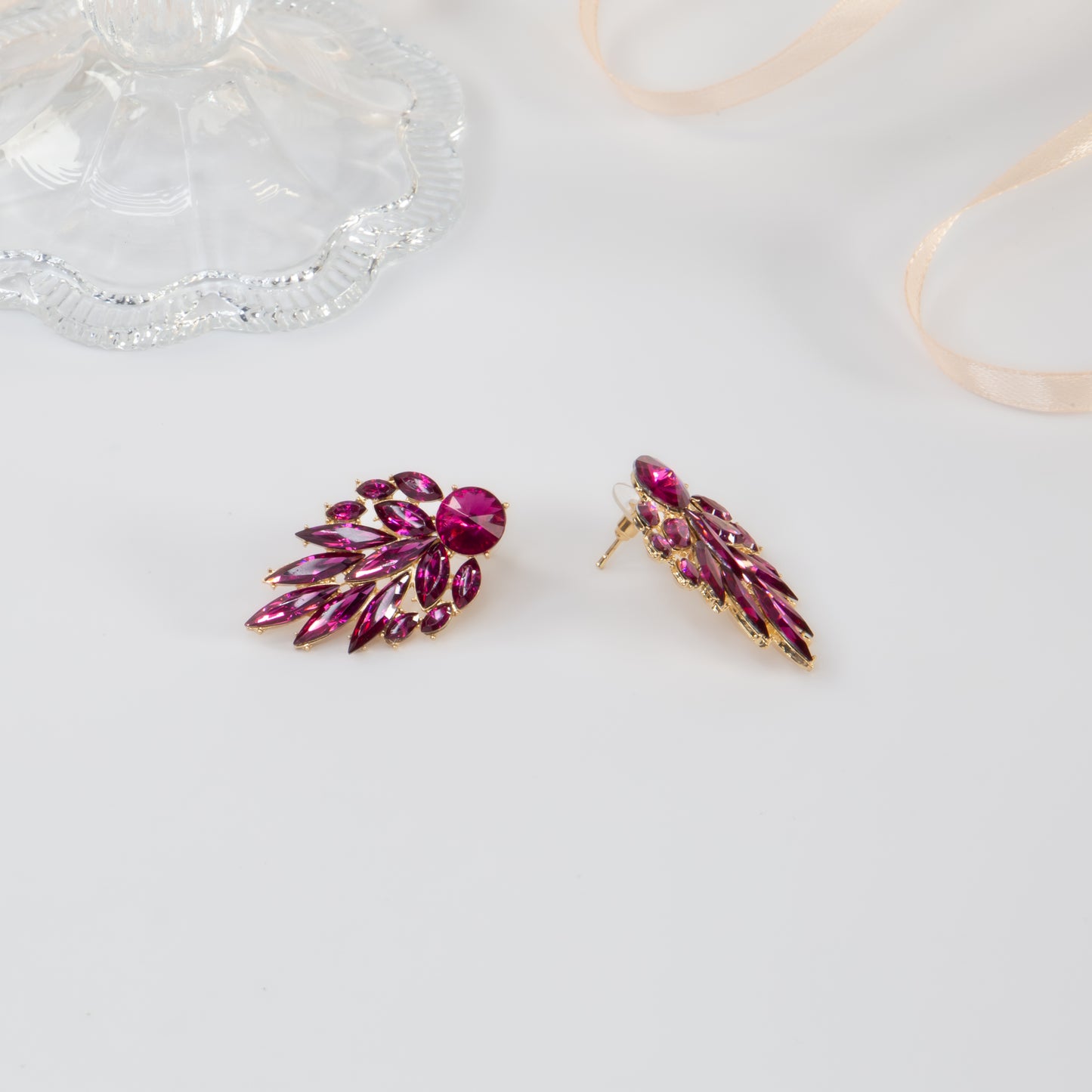 Cercei eleganți cu pietre strălucitoare, Aura de Cristal - Magenta