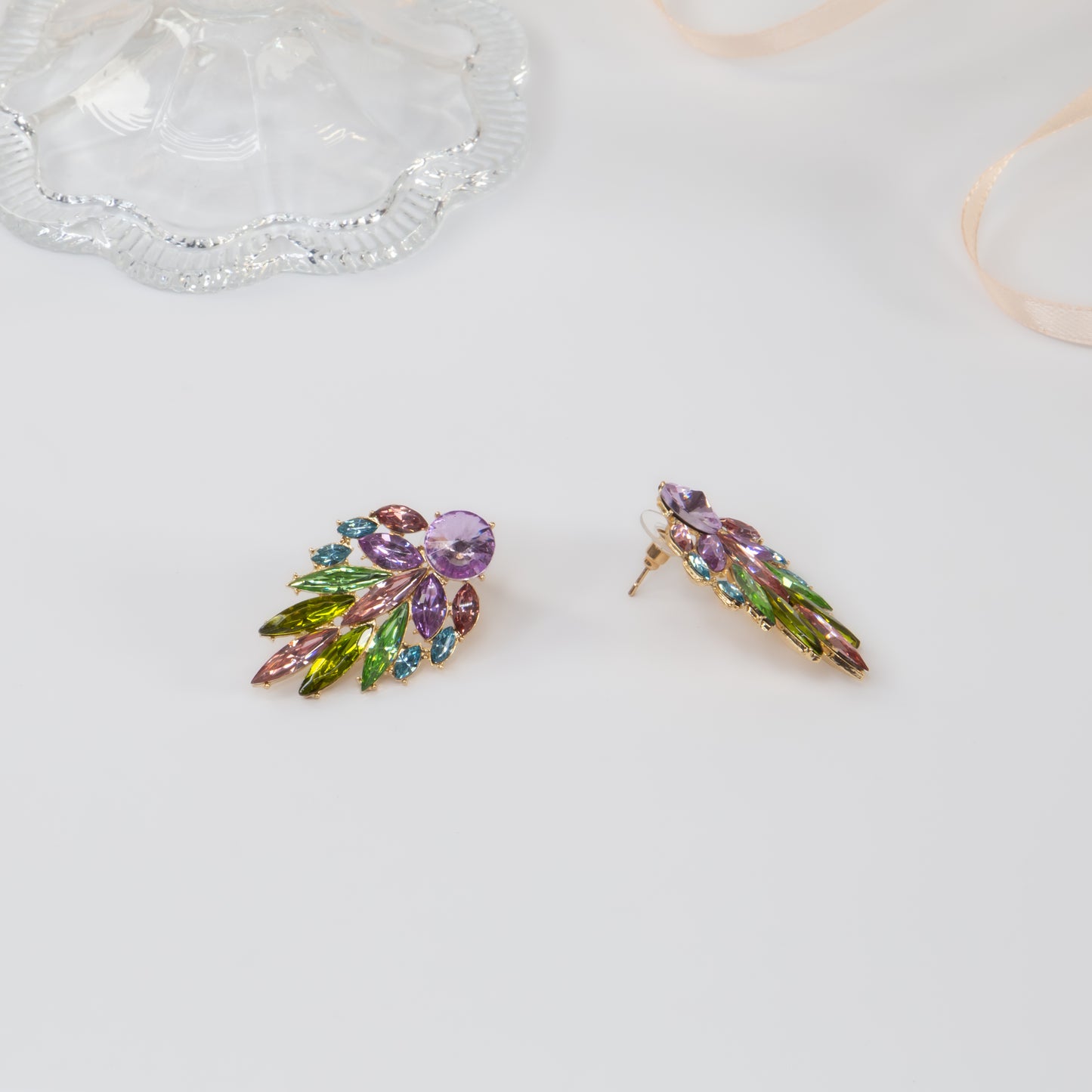 Cercei eleganți cu pietre strălucitoare, Aura de Cristal - Multicolor