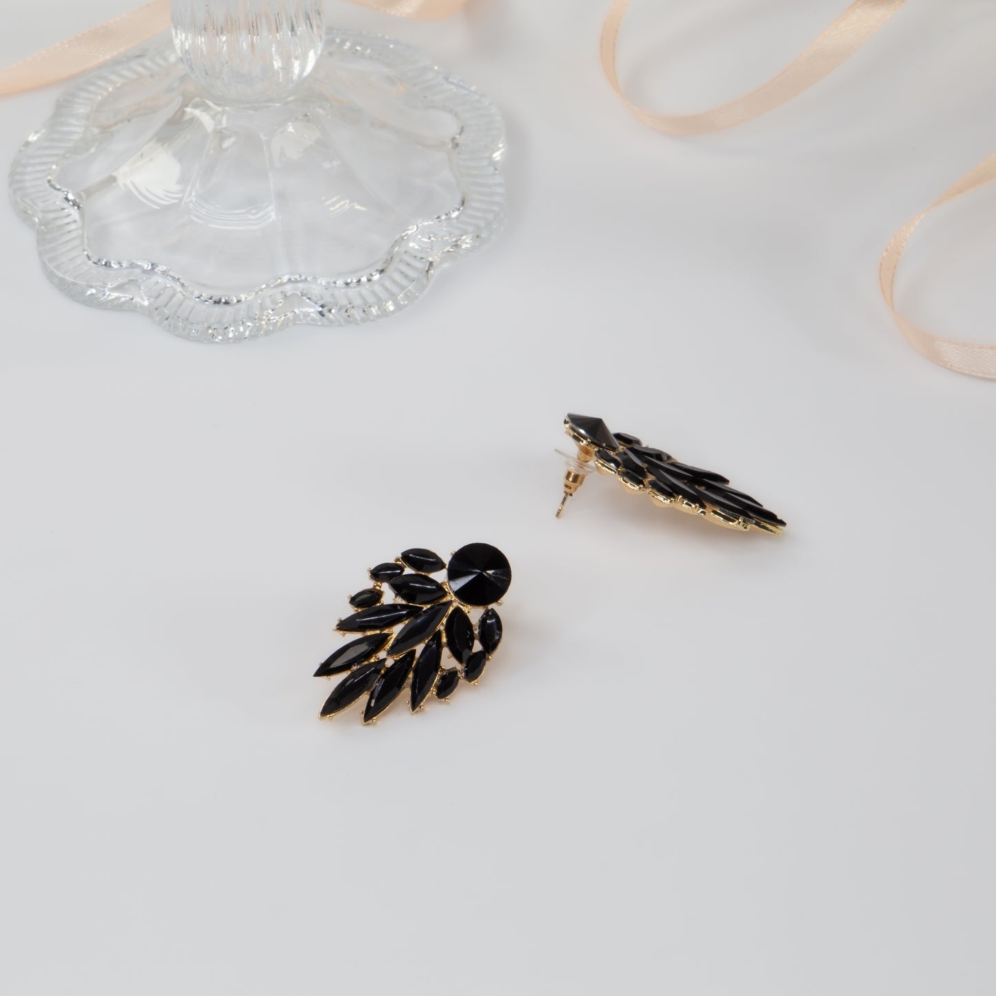Cercei eleganți cu pietre strălucitoare, Aura de Cristal - Negru