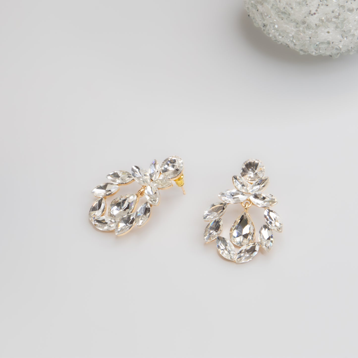 Cercei eleganți cu pietre strălucitoare, Coroana Imperială - Strălucitor