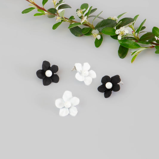 Cercei flori siliconate cu perle, set 2 - Alb, Negru
