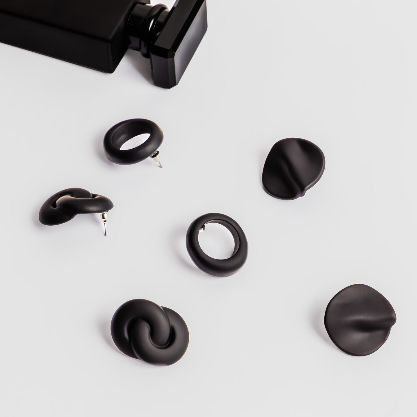 Cercei geometric shapes cu textruă siliconată, set 3 - Negru