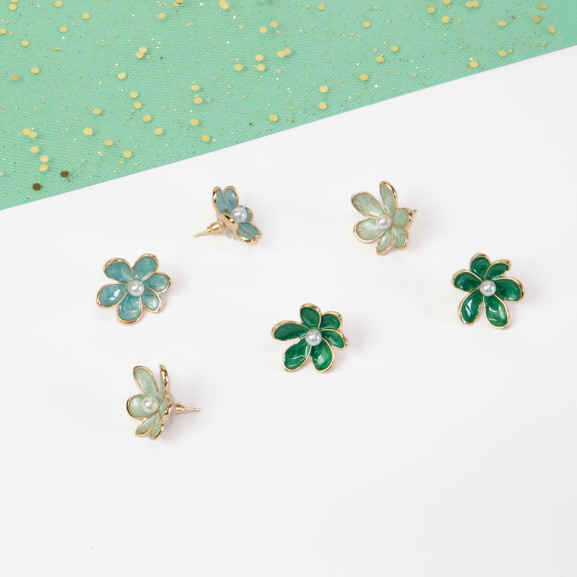 Cercei glossy flori suave cu perle, set 3 - Verde Mix