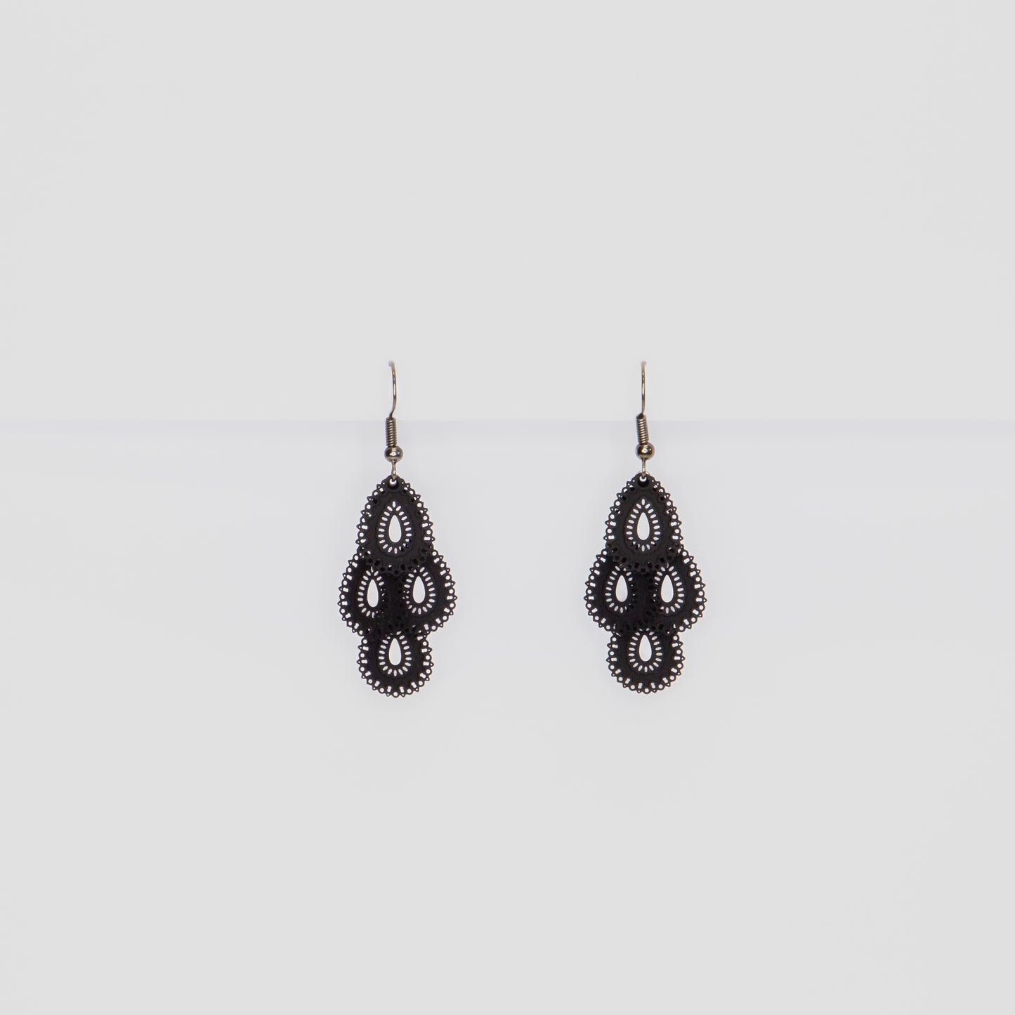 Cercei Hanging Rhombs cu textură de silicon - Negru