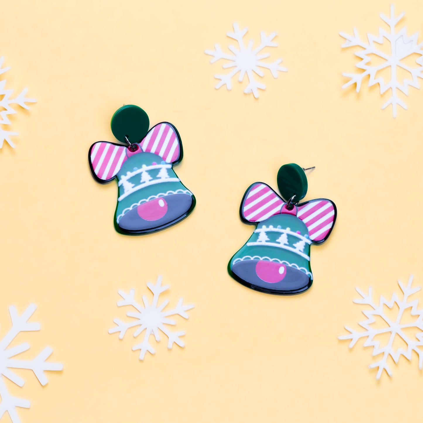 Cercei în formă de clopoței cu decor