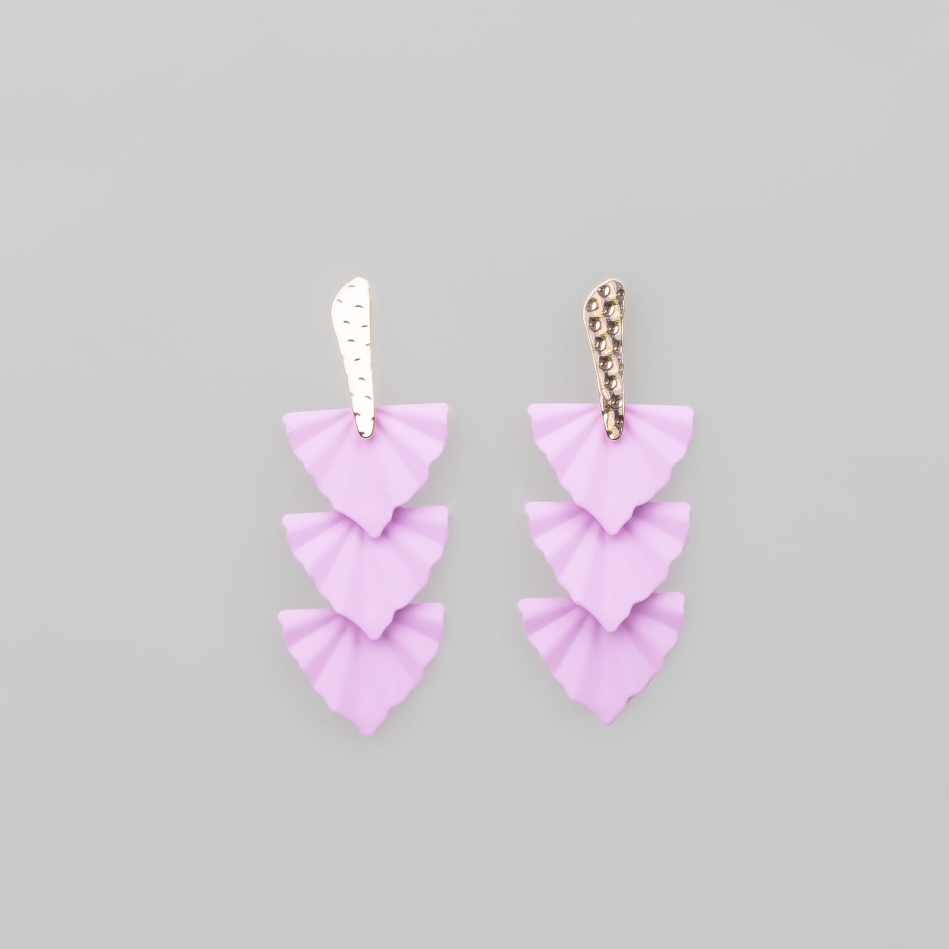 Cercei lungi city break cu frunze geometrice siliconate - Violet