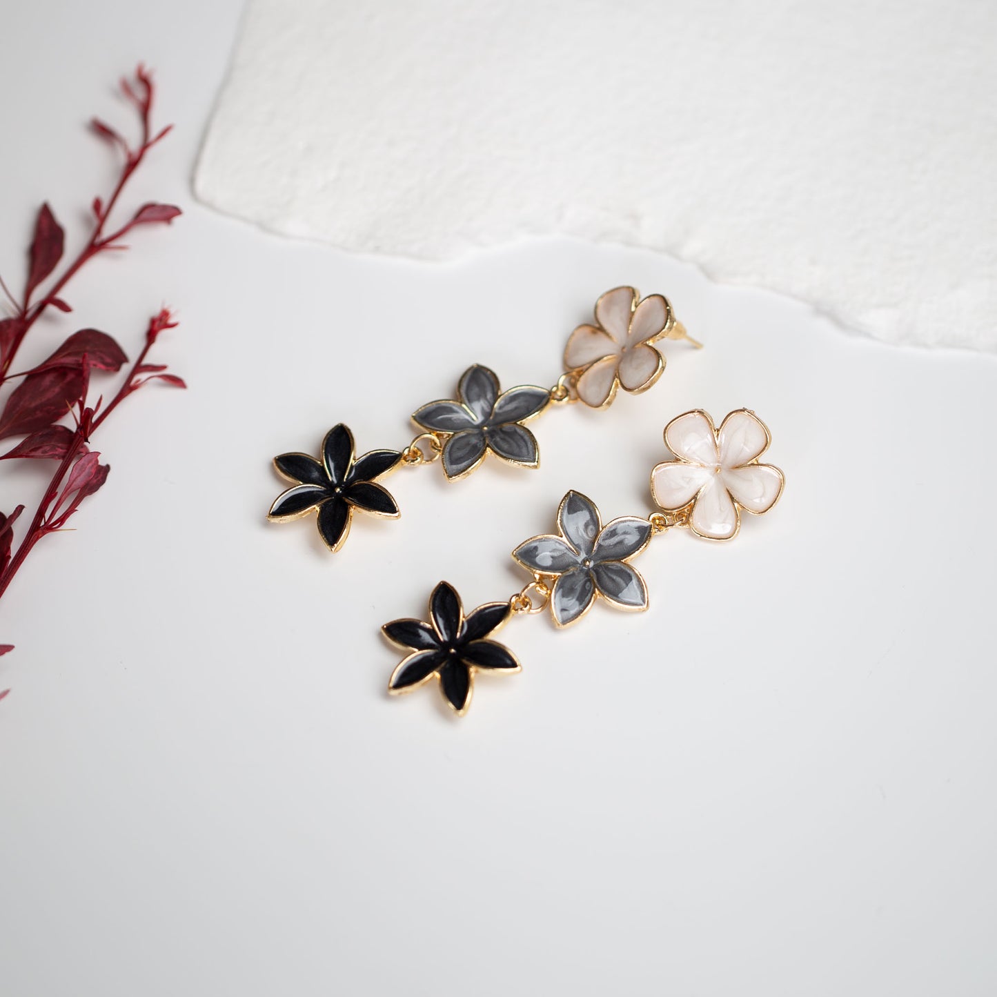 Cercei lungi cu flori delicioase și textură glossy - Serious B*Tch Mix