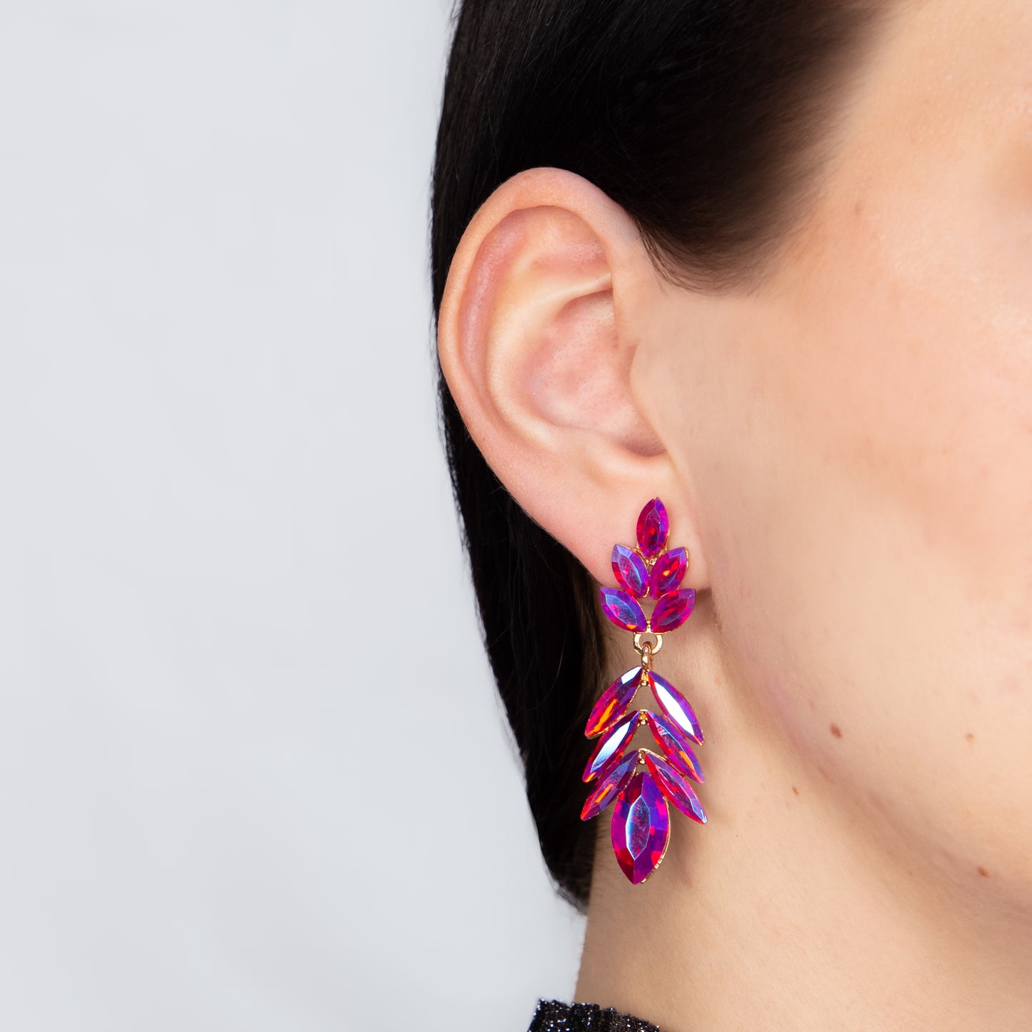 Cercei lungi eleganți cu pietre rafinate, Frunză de Cristal - Magenta