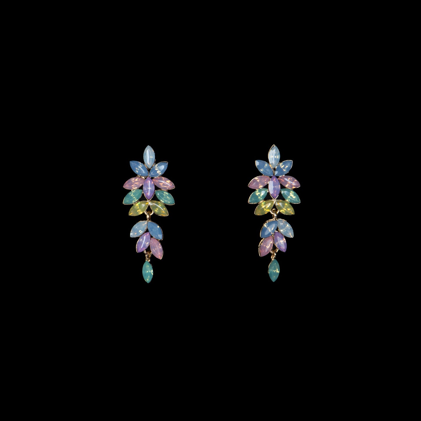 Cercei lungi eleganți cu pietre stilate, Petale de Lumină - Multicolor