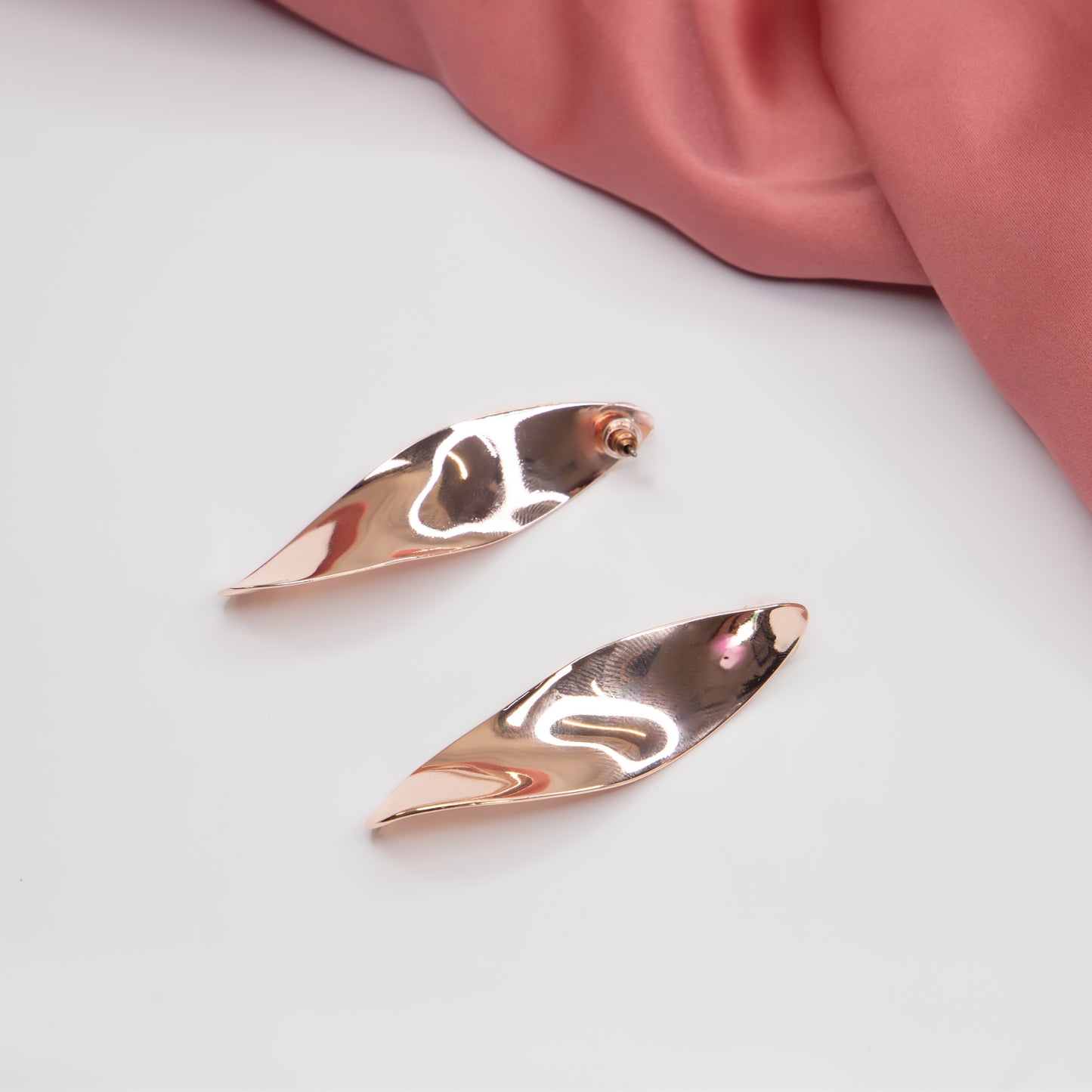 Cercei lungi metalici Spiral Fantasy - Rose Gold