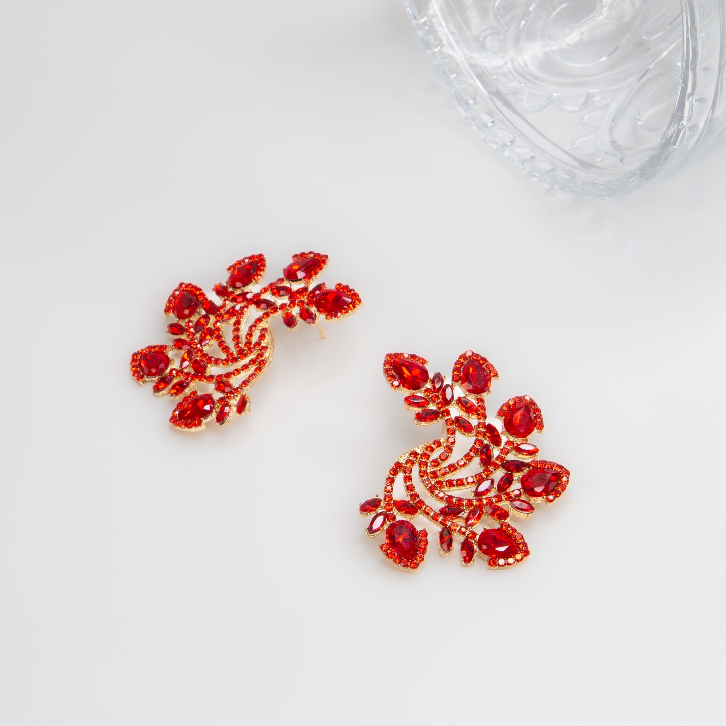 Cercei mari eleganți cu pietre rafinate, Spriala Universului - Roșu