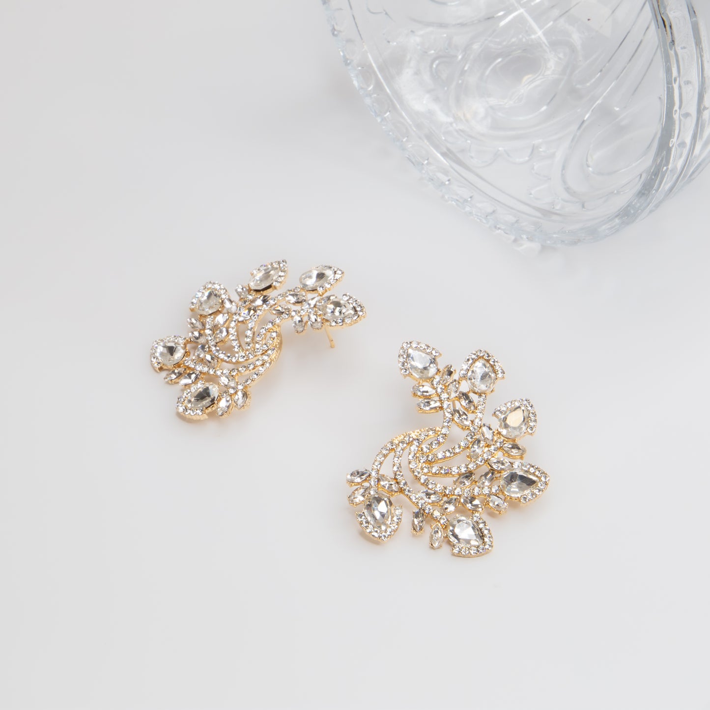 Cercei mari eleganți cu pietre rafinate, Spriala Universului - Strălucitor