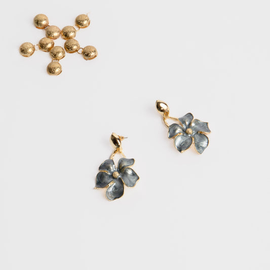 Cercei metalici flori elegante - Gri