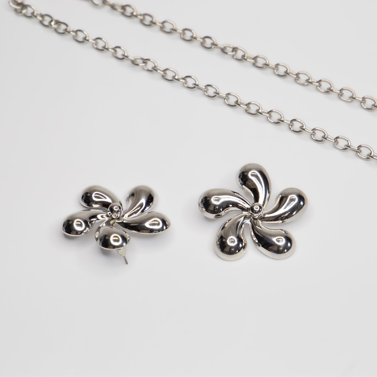 Cercei metalici Urban Bloom - Argintiu