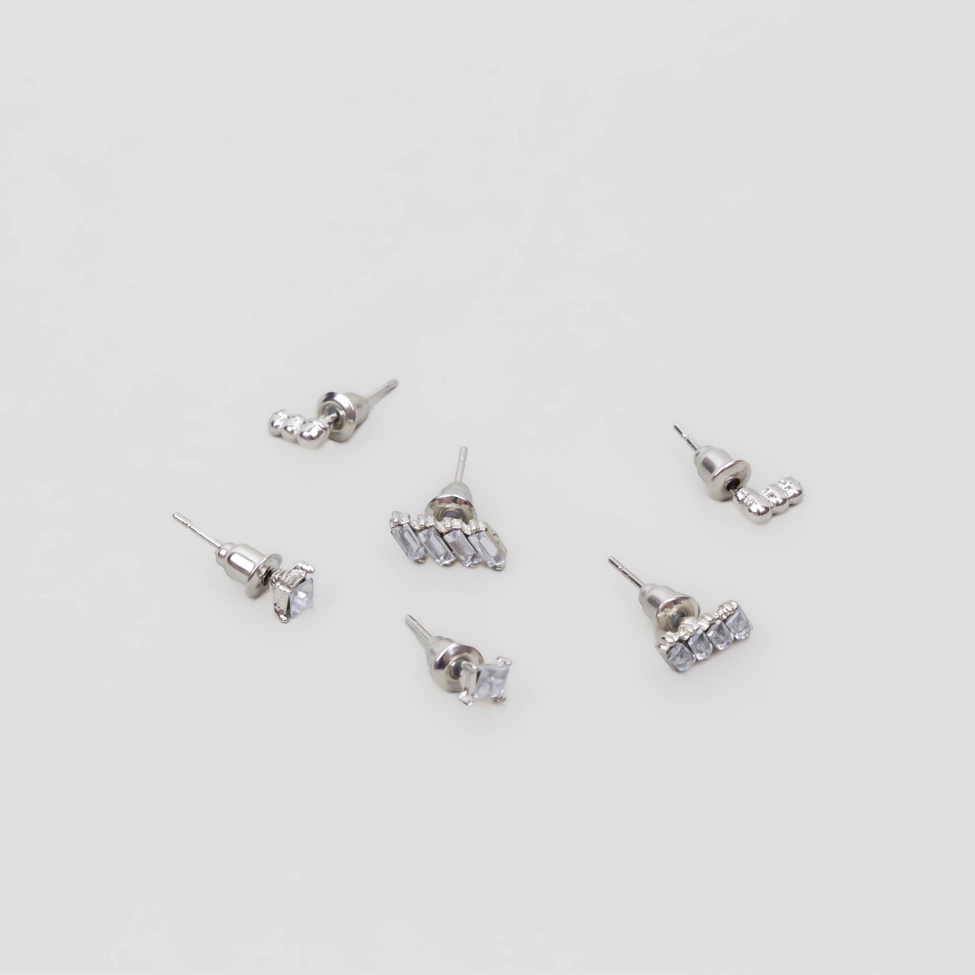 Cercei mici argintii cu pietre și biluțe discrete, set 3 buc