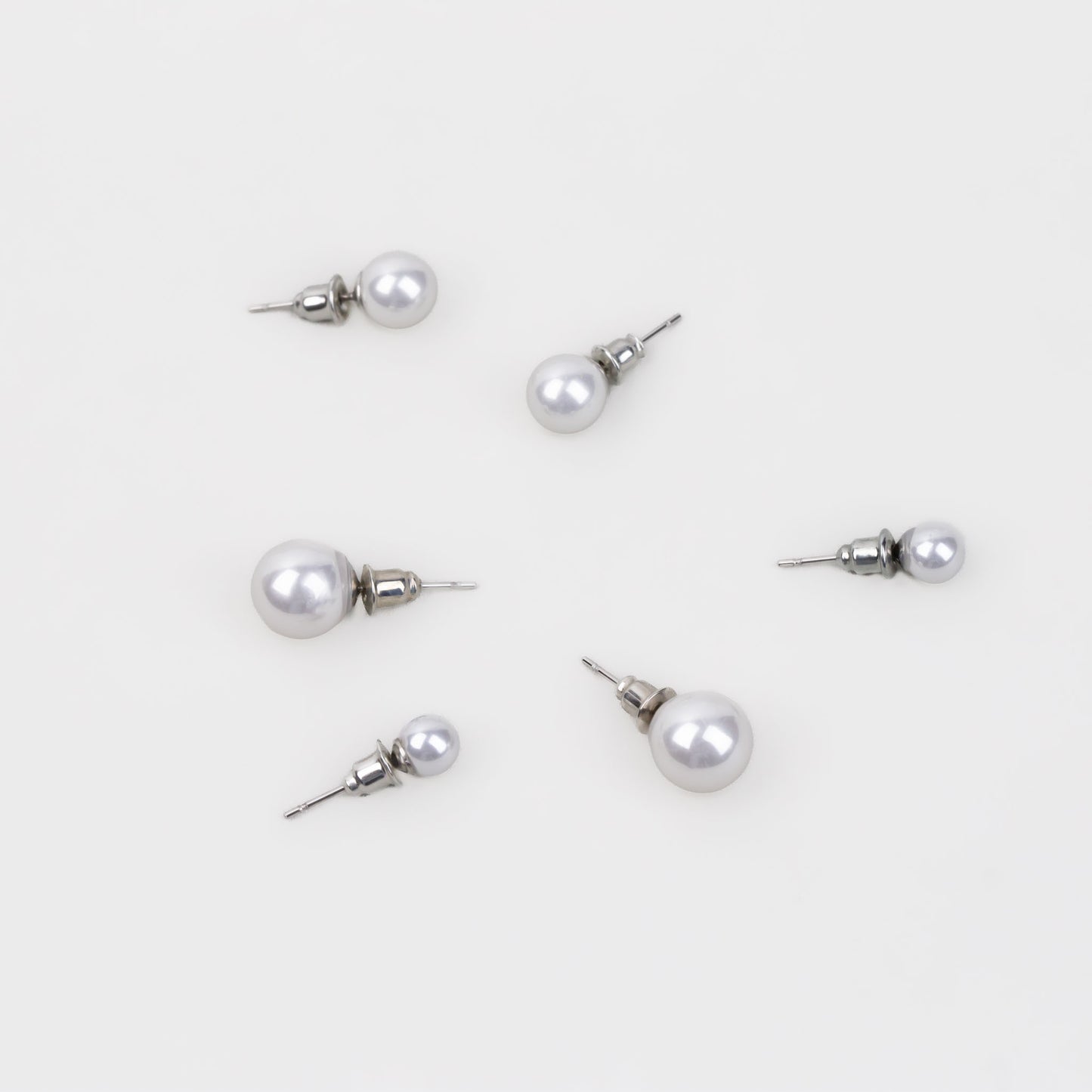 Cercei mici cu perle acrilice, mărimi diverse, set 3 perechi - Alb