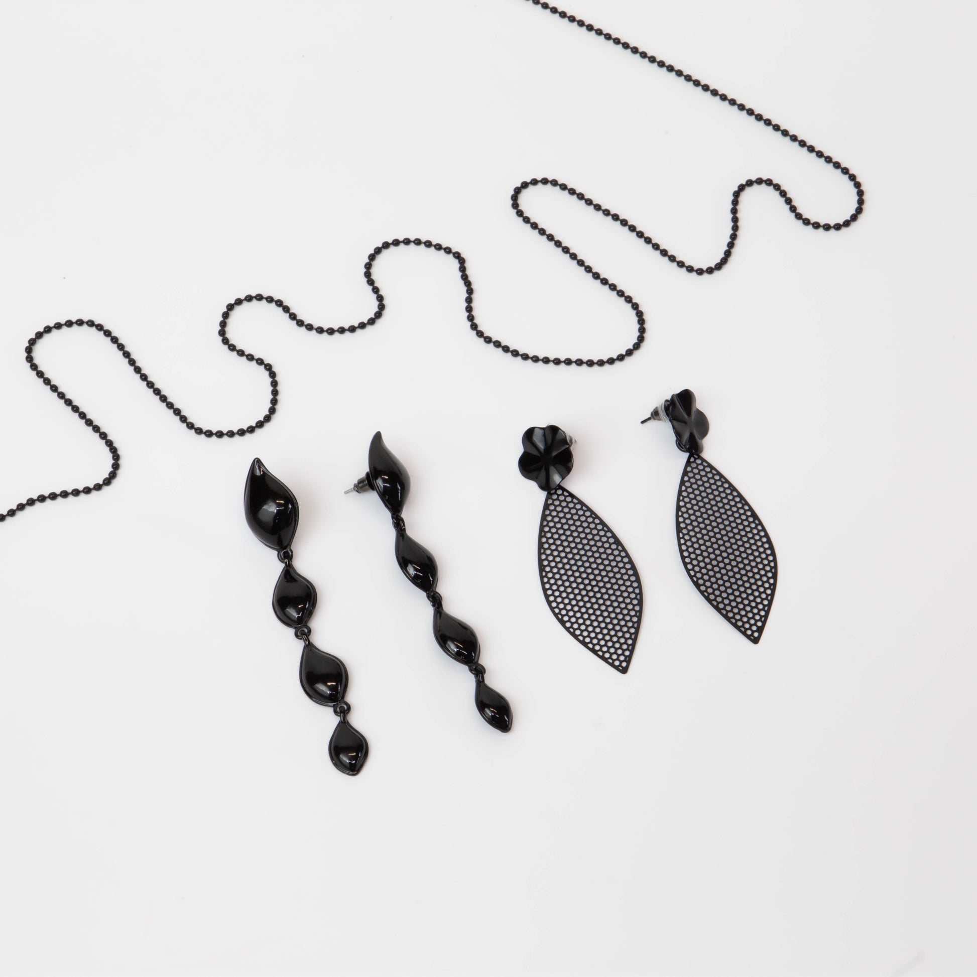 Cercei negri lungi goth chic, set 2