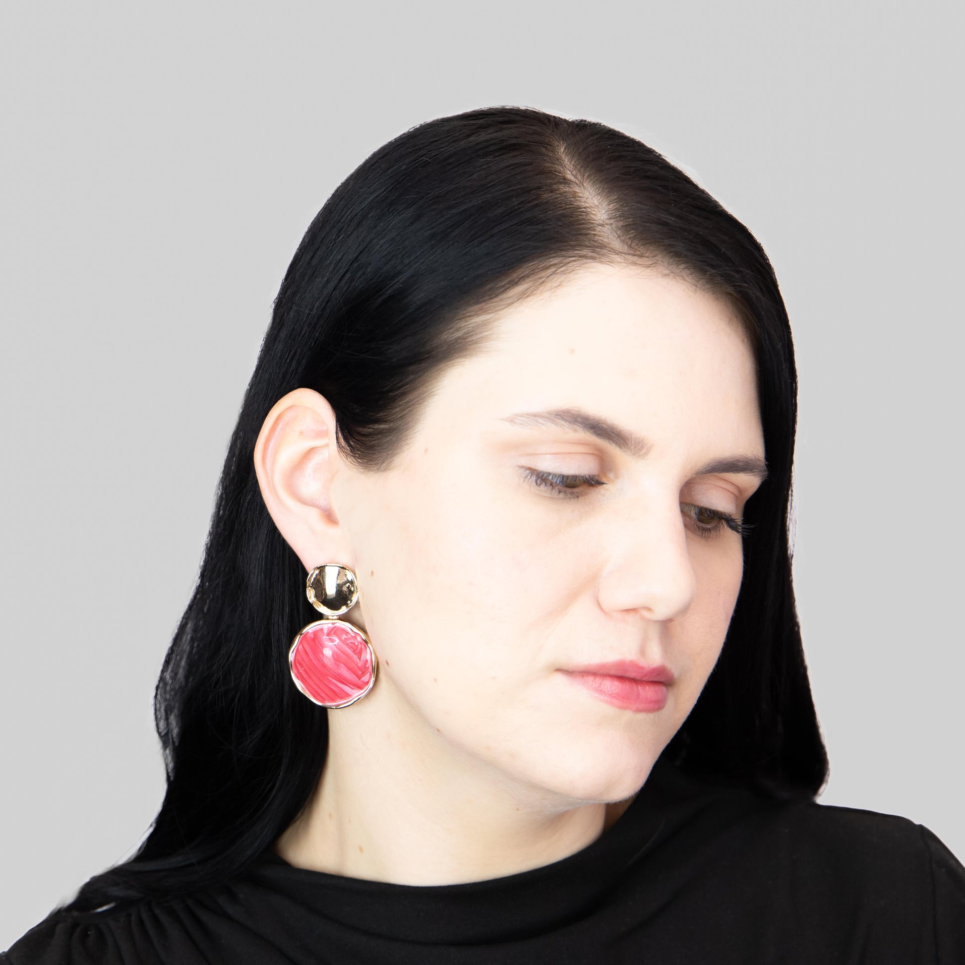 Cercei reliefați glossy cu accent - Rosso