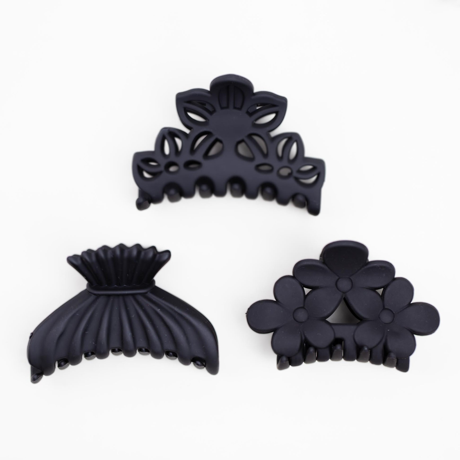 Clame de păr medii cu forme delicate și textură de silicon, set 3 buc - Negru