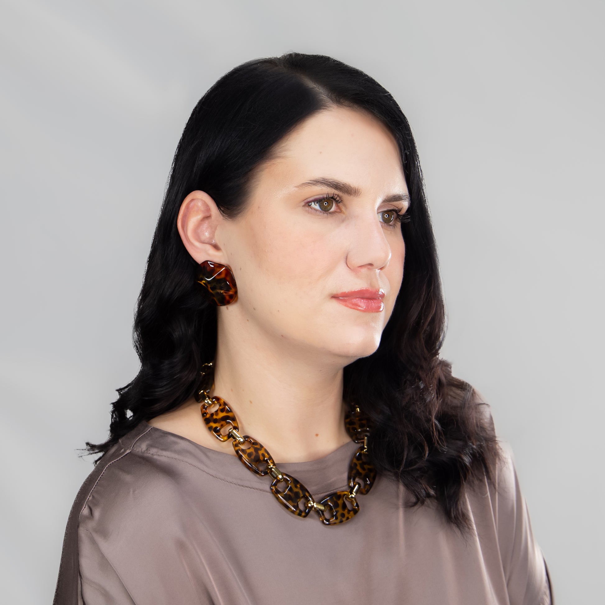 Colier cu elemente ovale și animal print Golden Safari - Maro