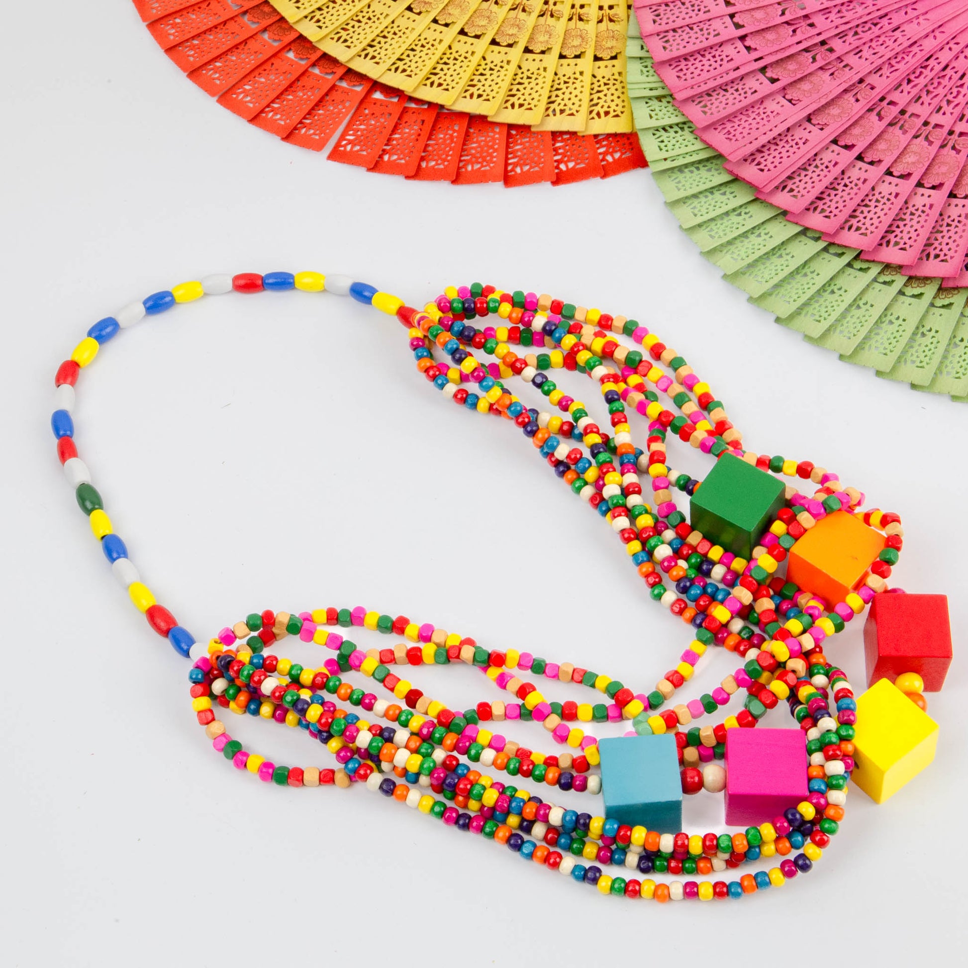 Colier din lemn cu cuburi - Multicolor