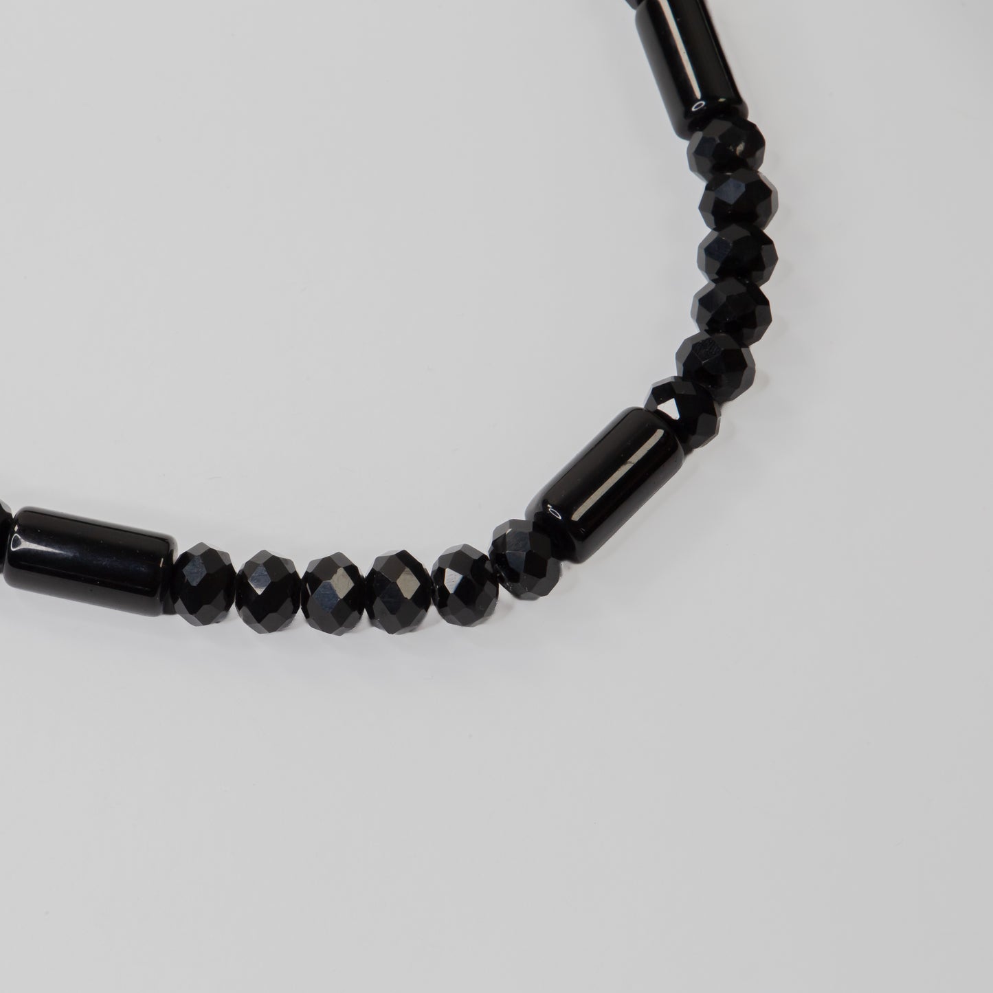 Colier elegant cu mărgele - Negru