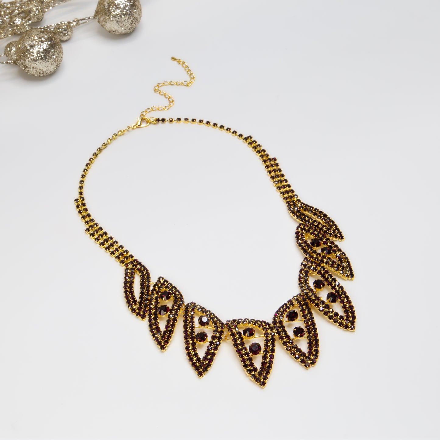 Colier elegant cu pietre bordo - Orient Flame