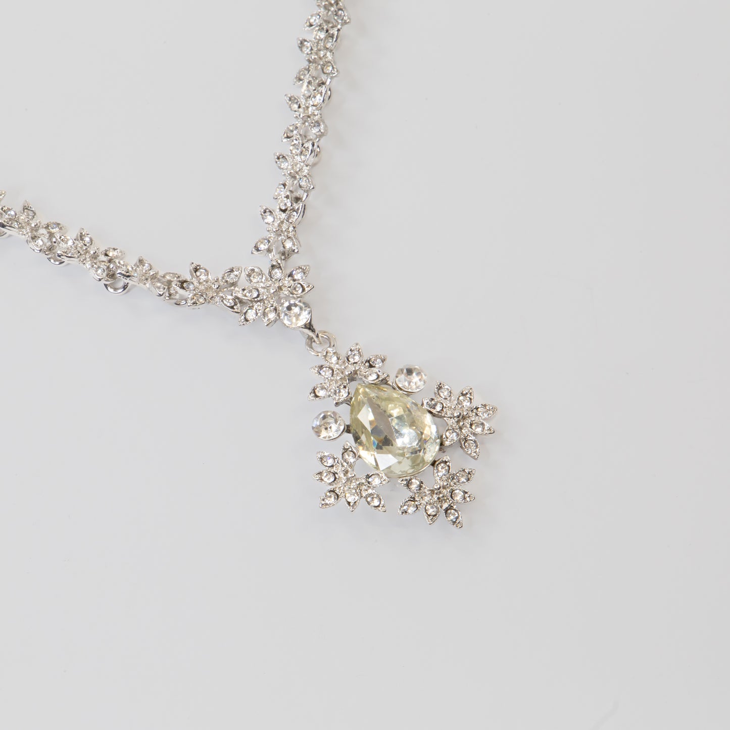 Colier elegant cu pietre briliante - Precious Aura