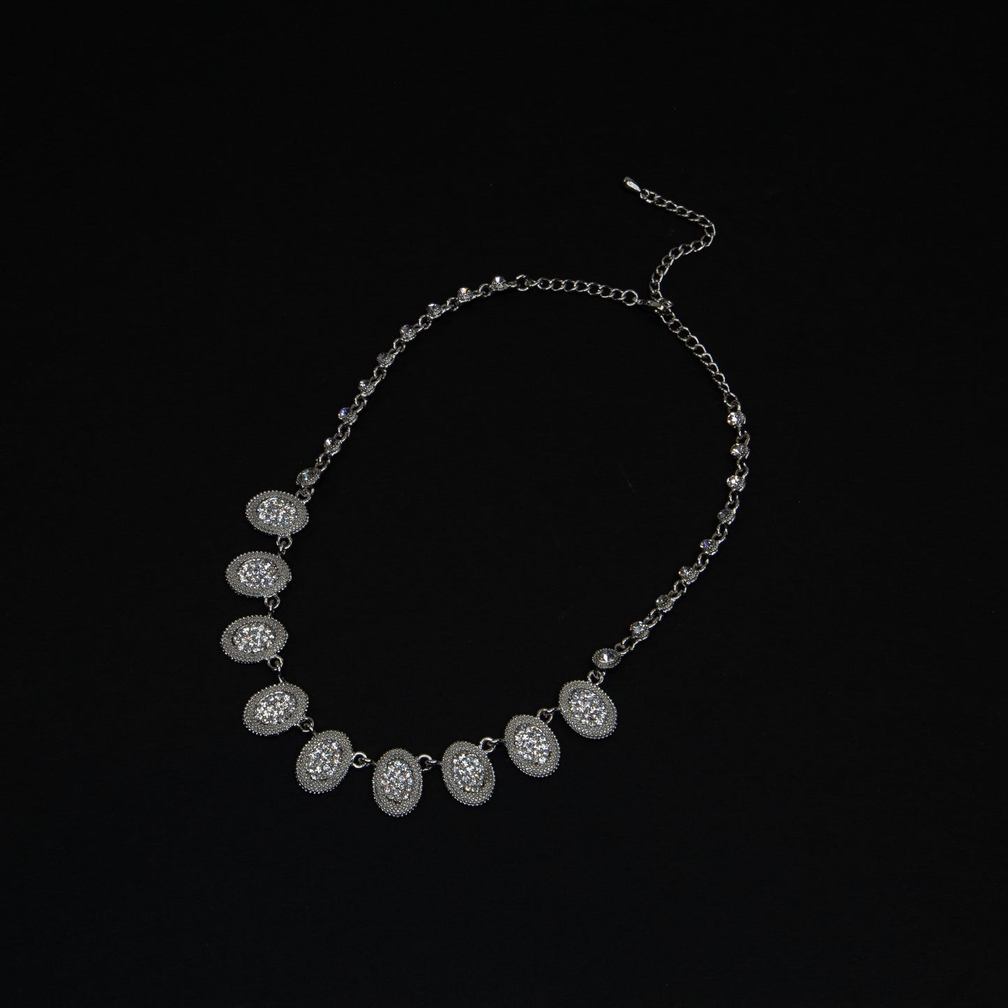 Colier elegant cu pietre delicate - Vintage Diva