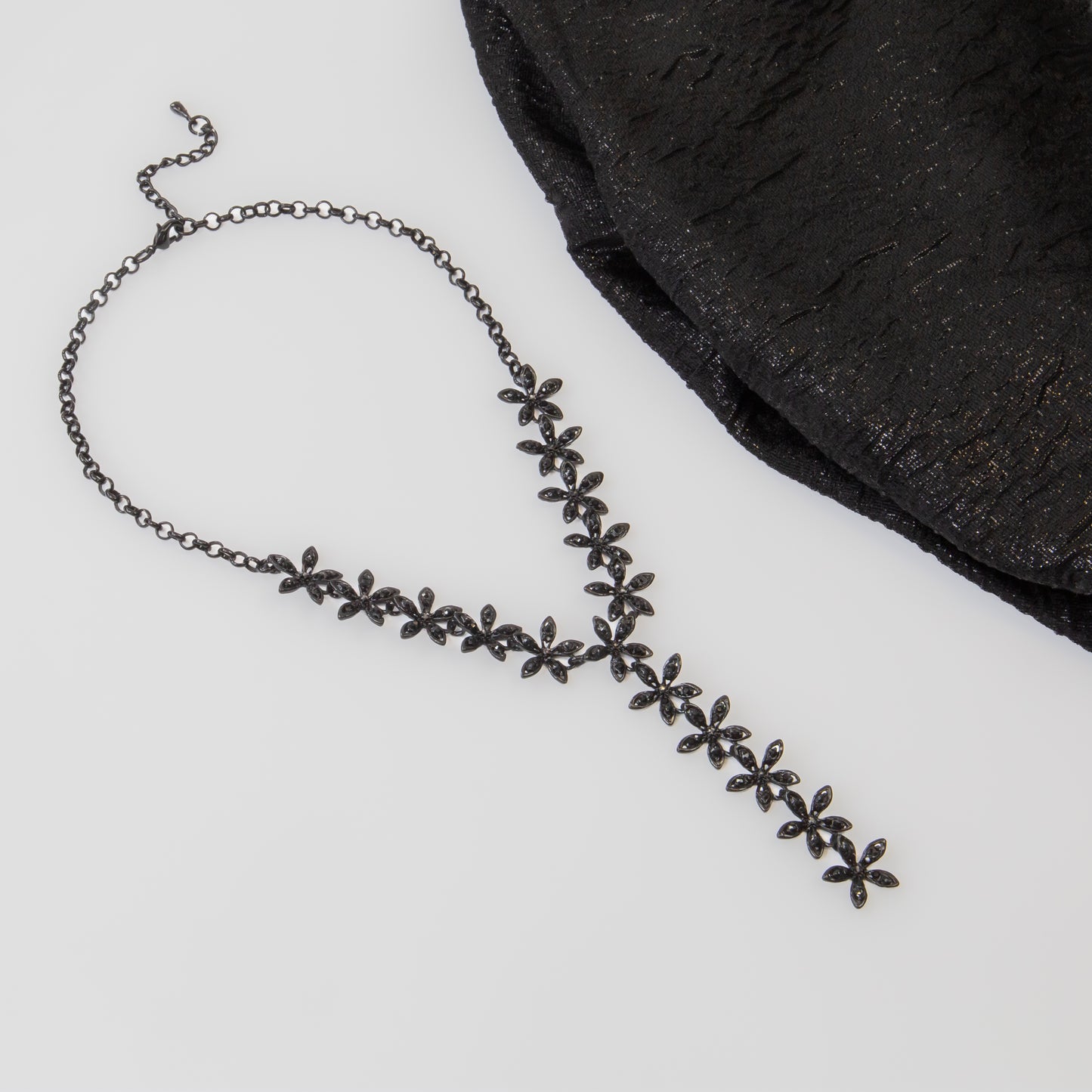 Colier elegant cu pietre negre - Shadow Petals