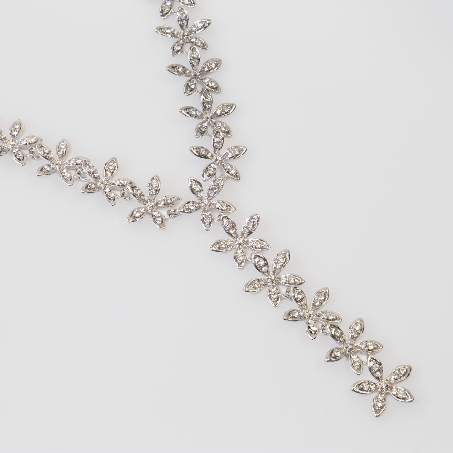 Colier elegant cu pietre rafinate - Luminous Petals