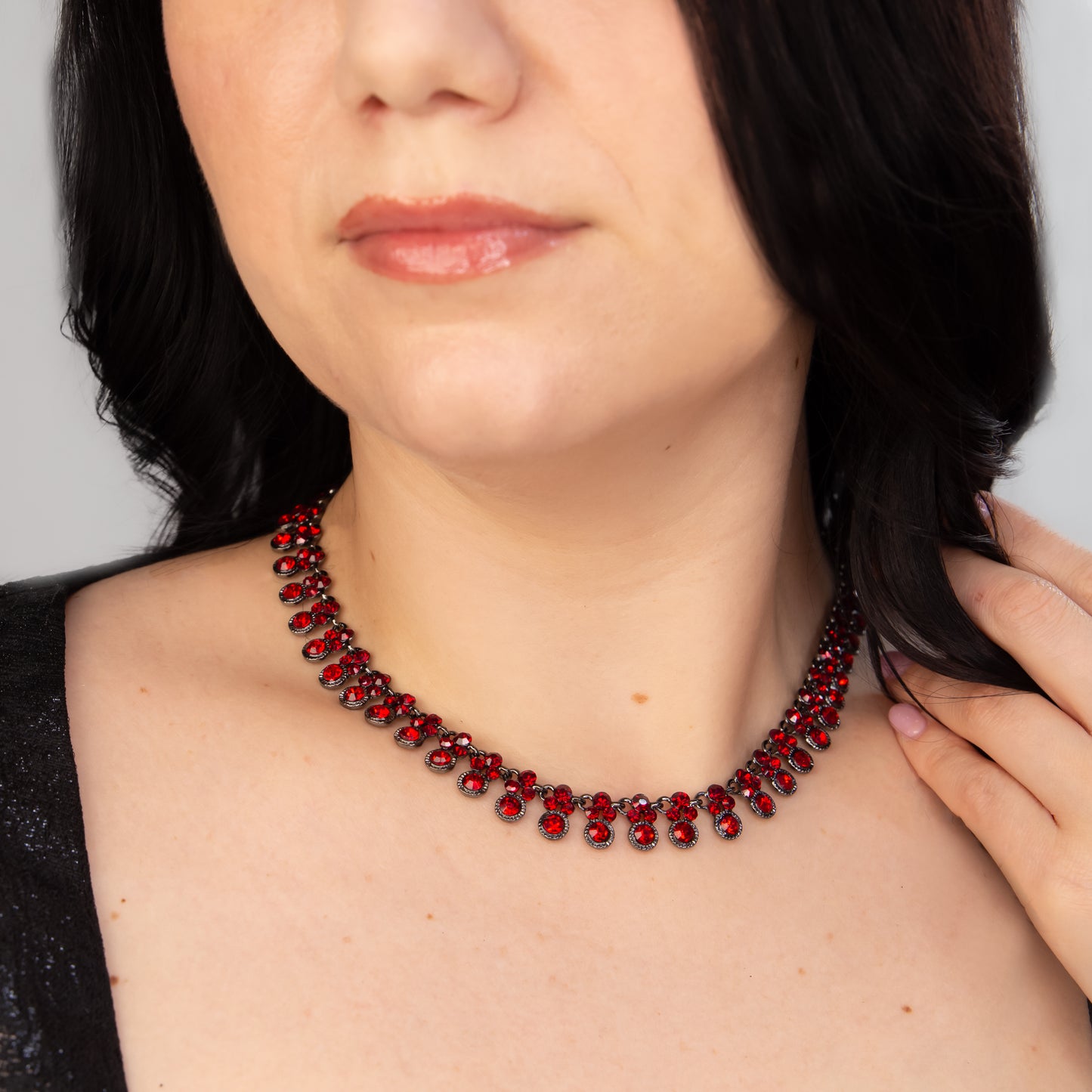 Colier elegant cu pietre roșii deosebite - Vintage Wine