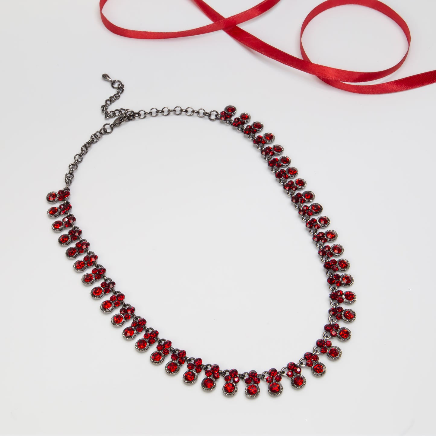 Colier elegant cu pietre roșii deosebite - Vintage Wine