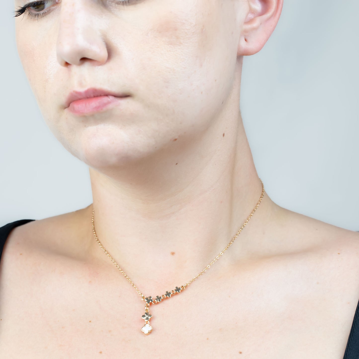 Colier la baza gâtului cu pandantiv trifoi cu patru foi - Auriu