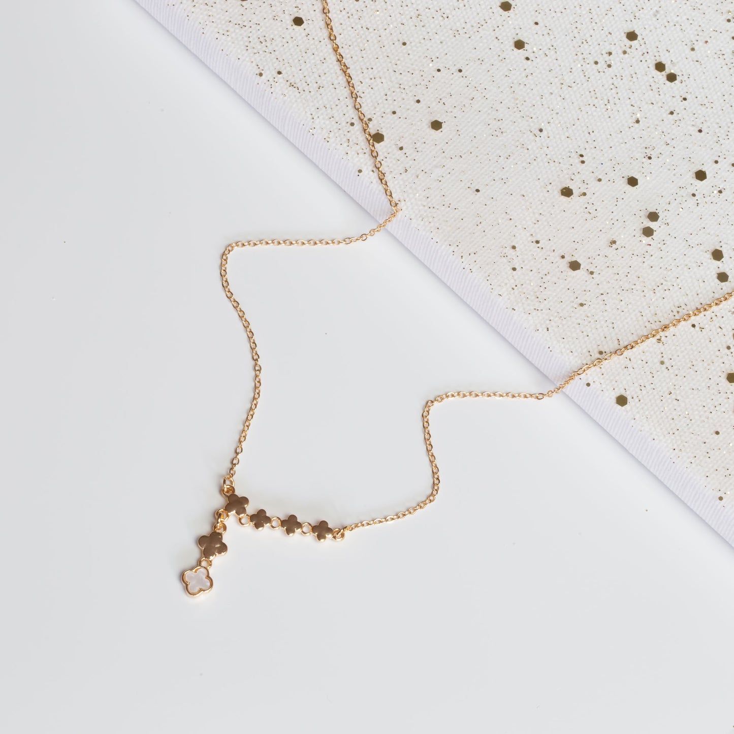 Colier la baza gâtului cu pandantiv trifoi cu patru foi - Auriu