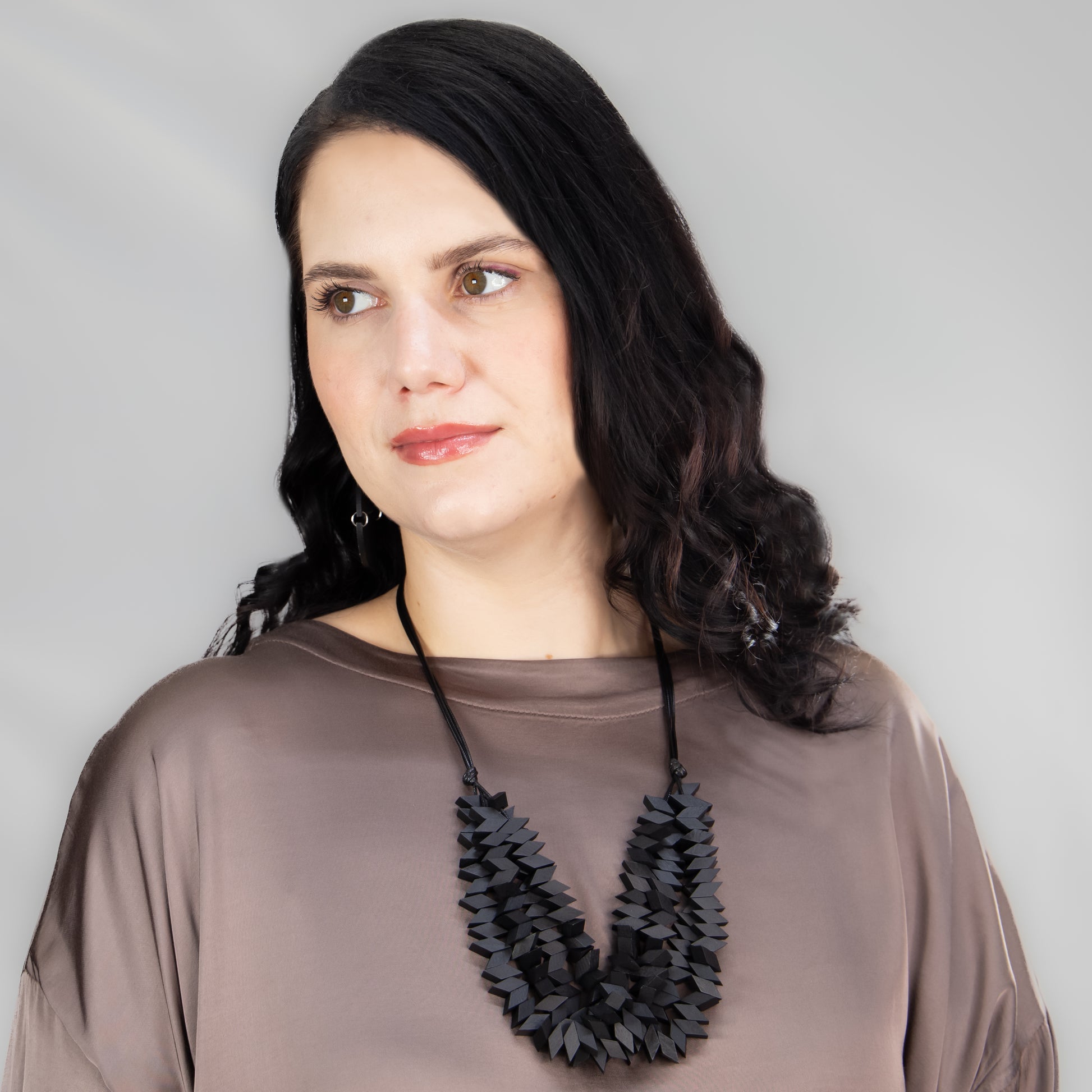 Colier lung din lemn Midnight Wood - Negru