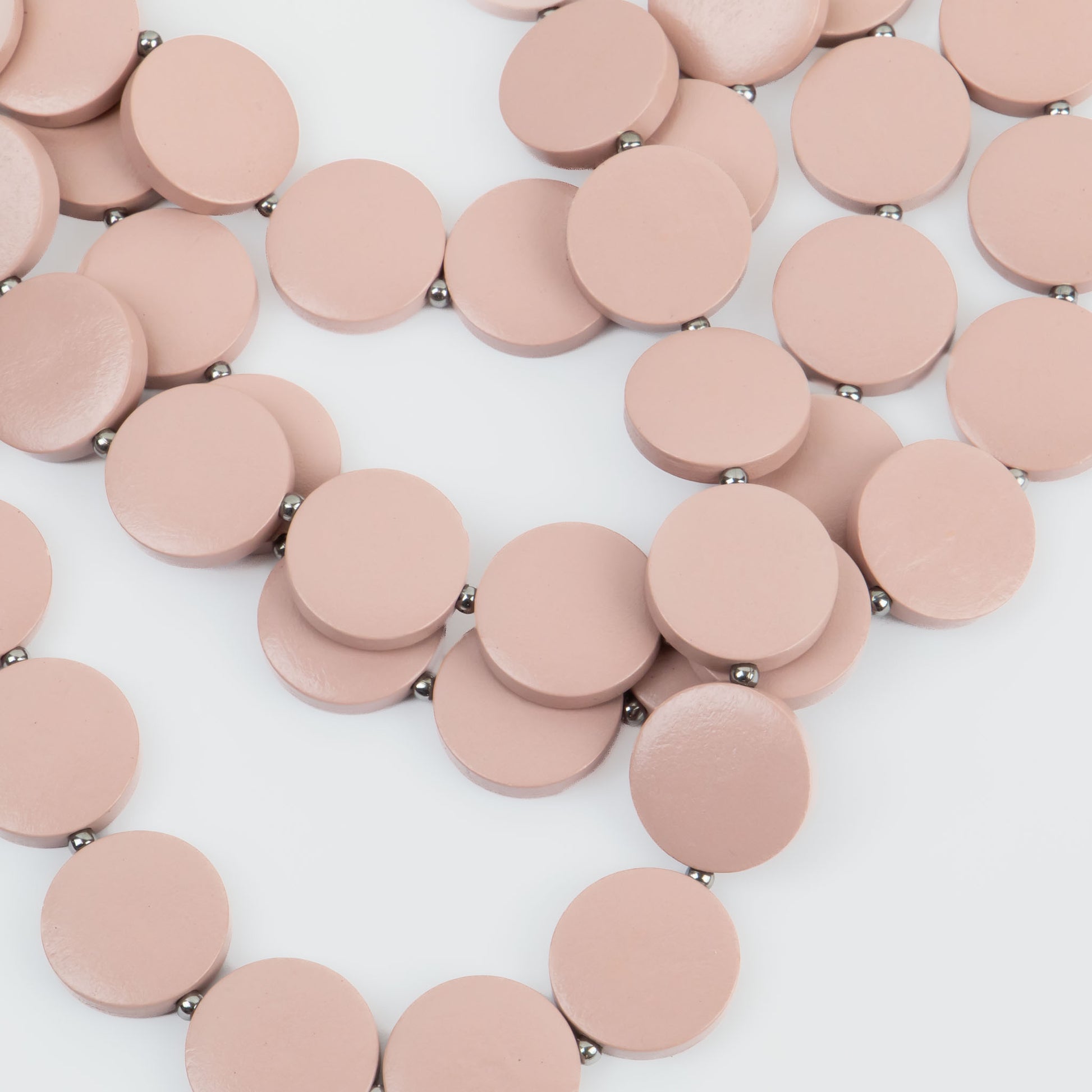 Colier multiplu din lemn cu forme de bănuț - Roz