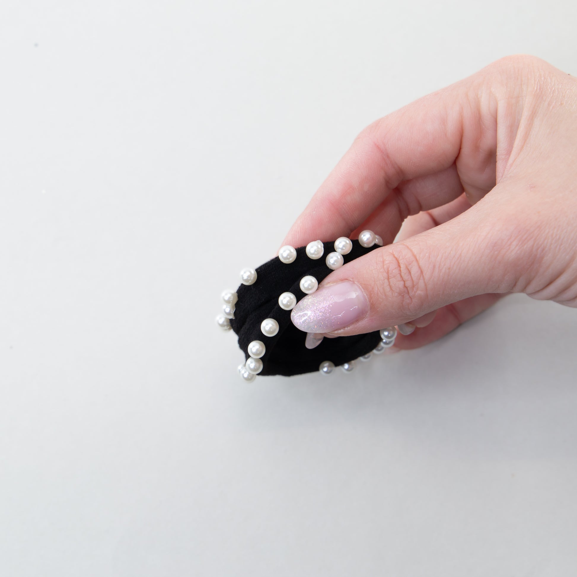 Elastice de păr cu perle mici, grosime 1,5 cm, set 2 buc - Negru