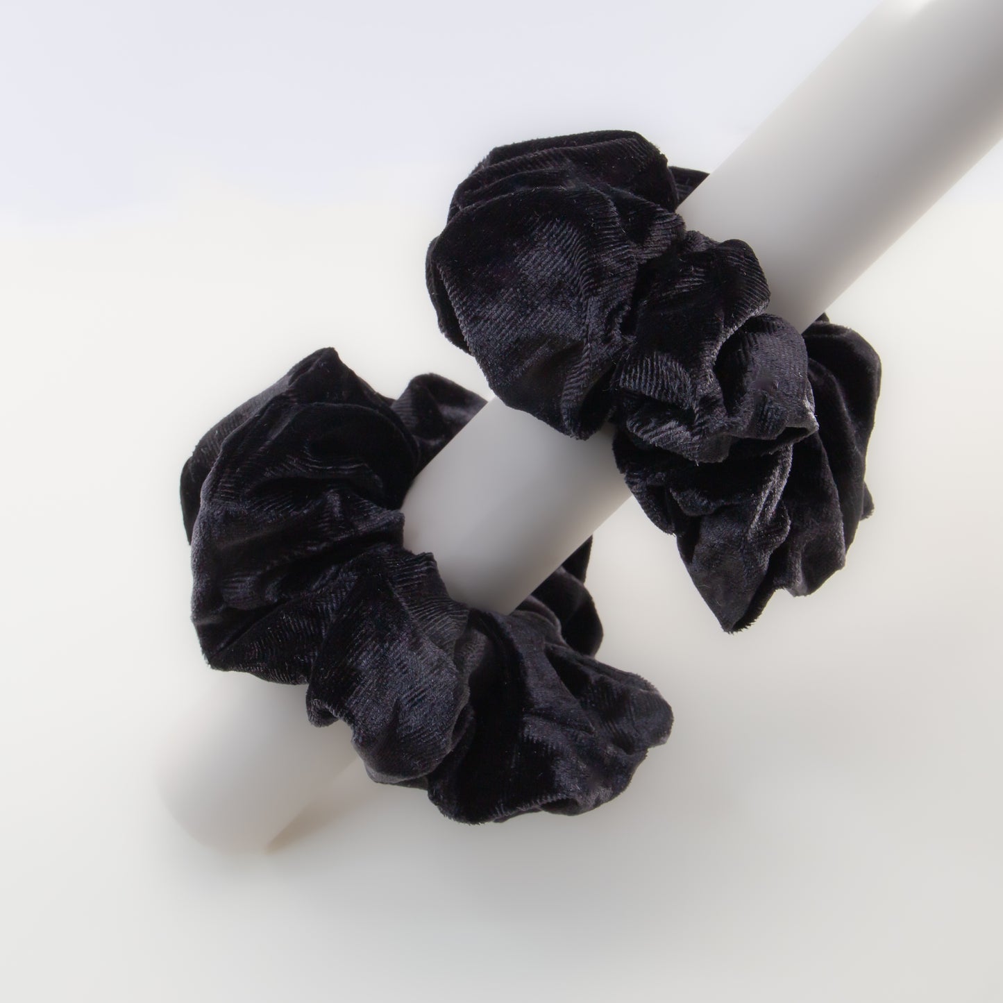 Elastice de păr tip scrunchie cu textură catifelată, grosime 5 cm, set 2 buc - Negru