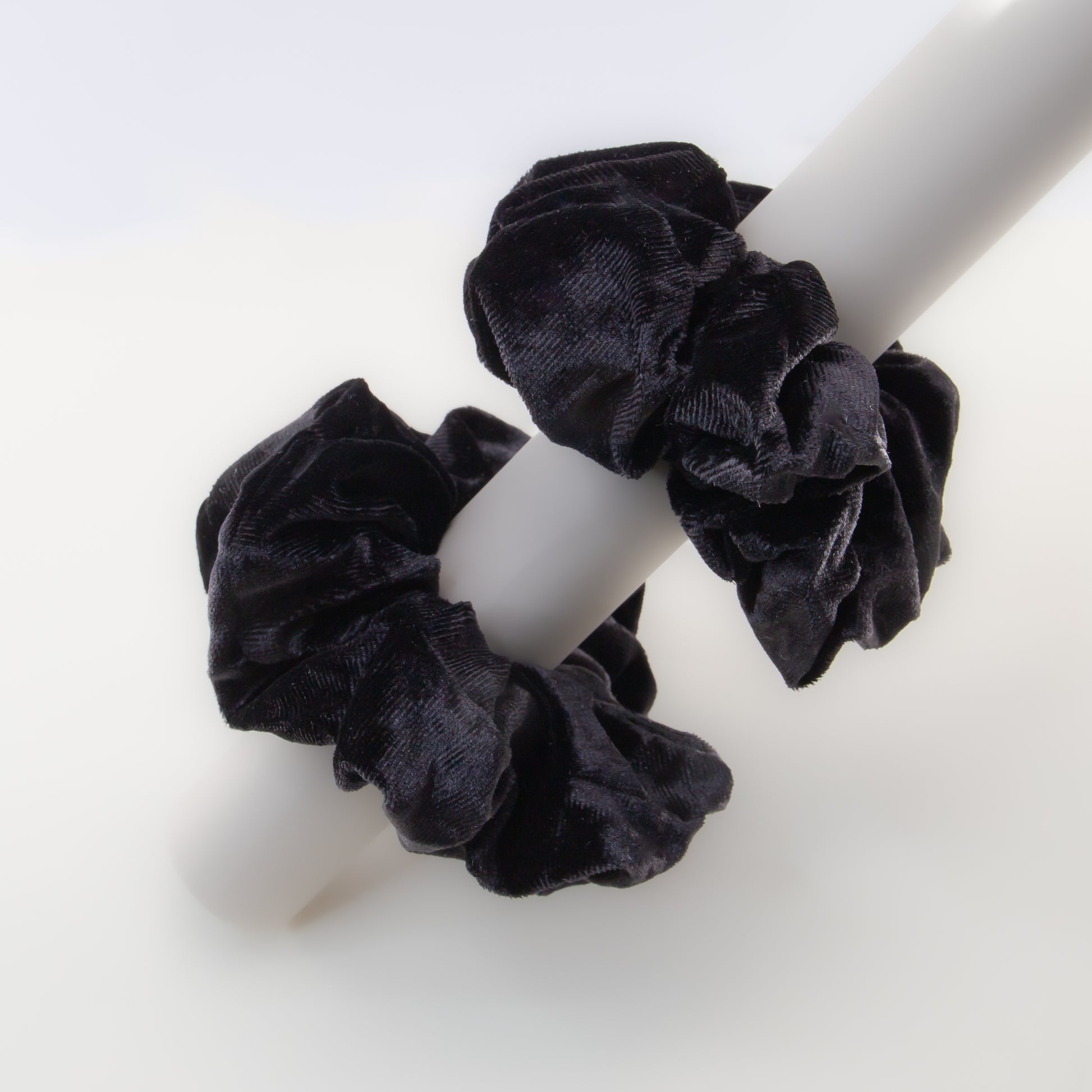 Elastice de păr tip scrunchie cu textură catifelată, grosime 5 cm, set 2 buc - Negru