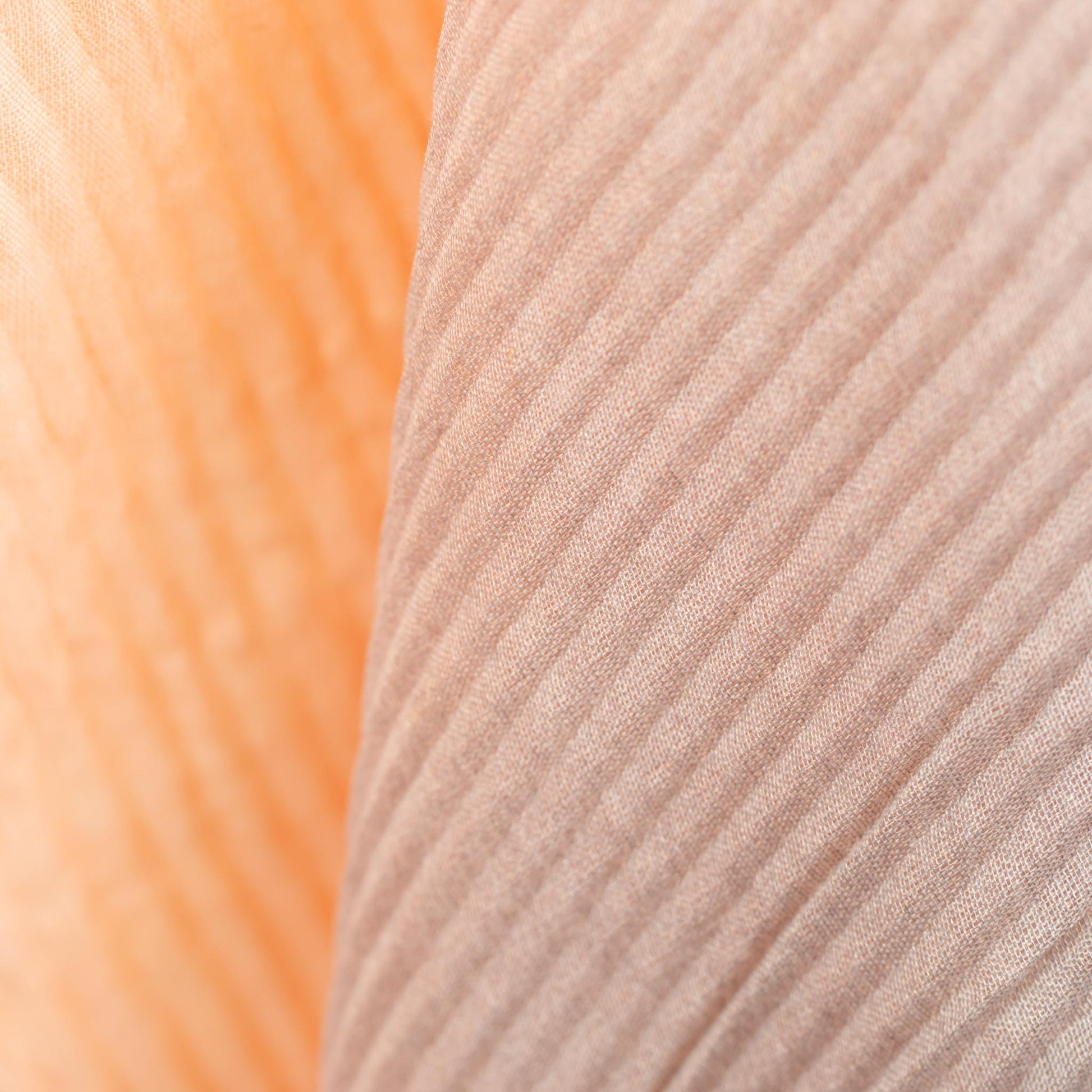 Eșarfă comodă și aerată cu degrade multicolor, 205 x 70 cm - I'M Just A Girl