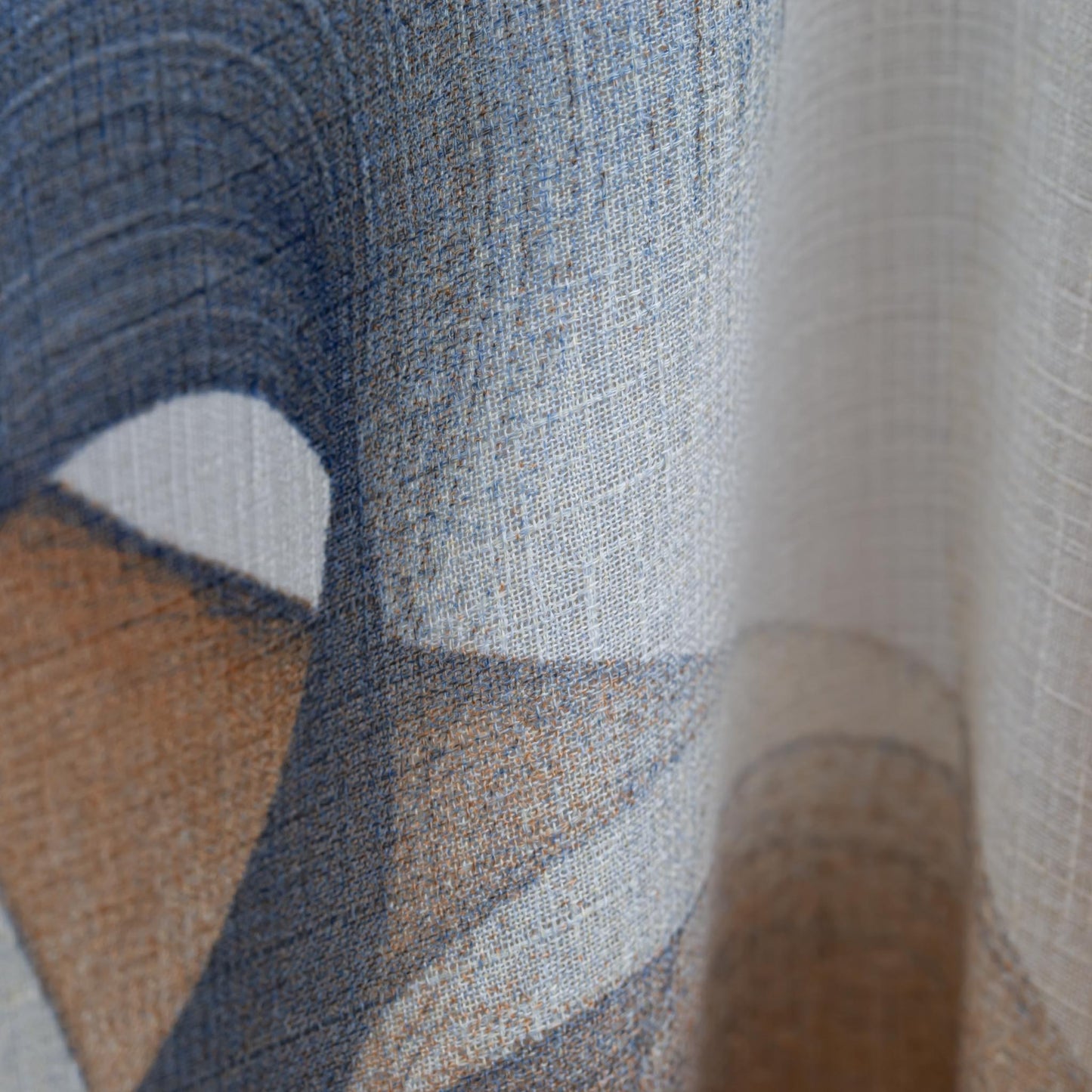 Eșarfă comodă și aerată cu forme gen urme de pensulă, 180 x 85 cm - City Break Vibes