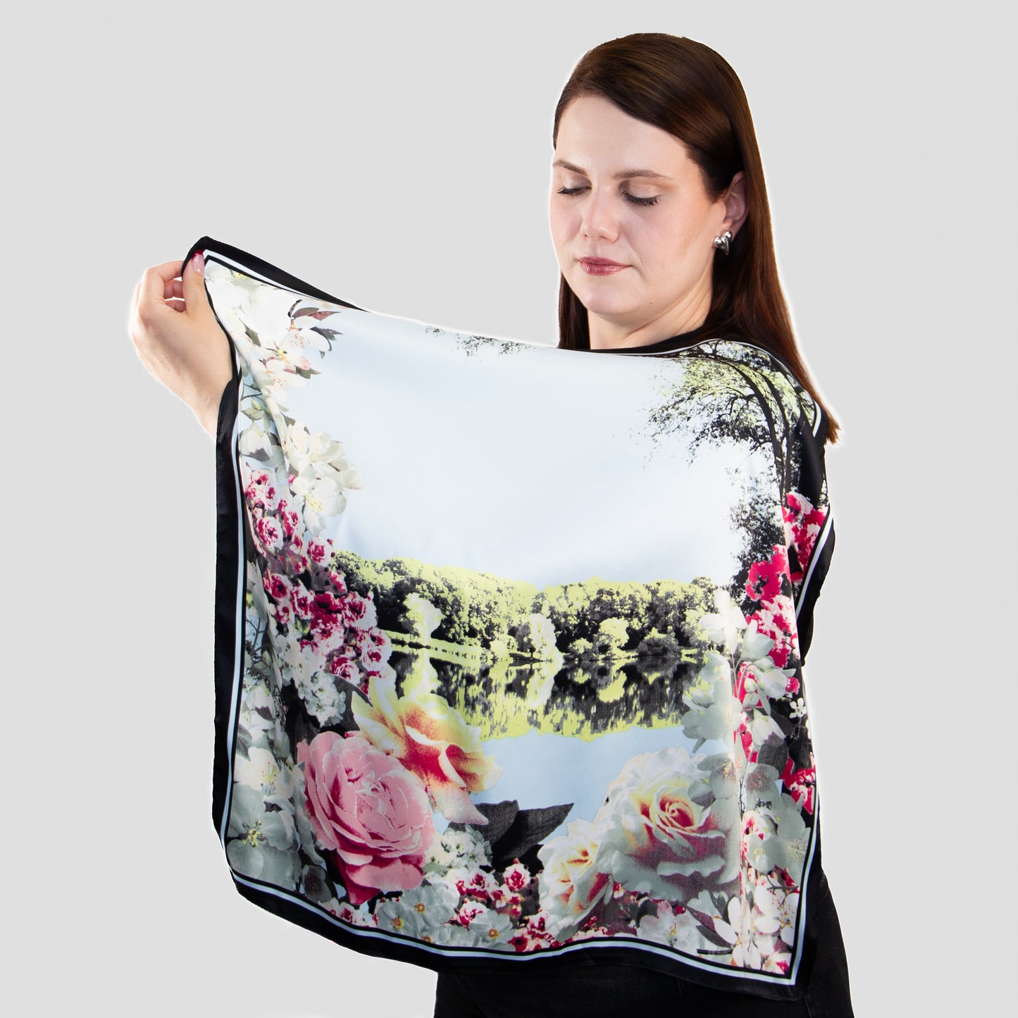 Eșarfă damă din satin, peisaj floral, 61 x 61 cm - Albastru, Roz
