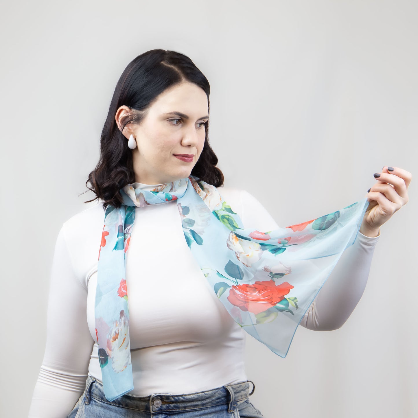 Eșarfă fină cu efect de mătase, imprimeu cu trandafiri classy, 160 x 50 cm - Albastru Deschis