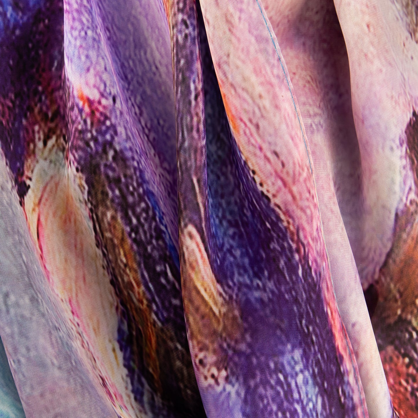Eșarfă fină cu efect de mătase, scenă artistică, 190 x 65 cm - Mov