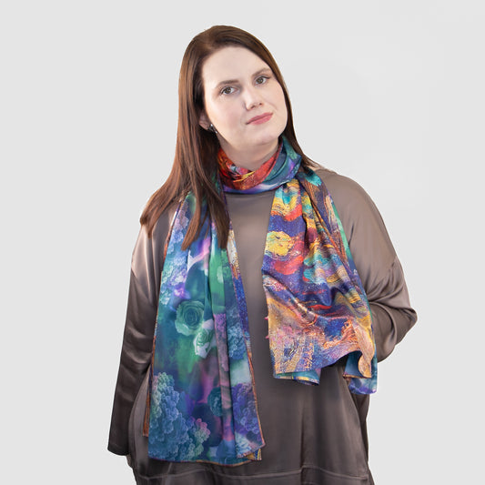 Eșarfă fină și deosebită din satin cu imprimeu față-verso, peisaj abstarct și motive florale, 180 x 68 cm - Multicolor
