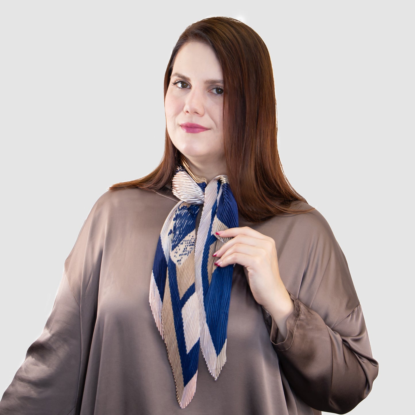Eșarfă plisată din satin motive cu cai, 120 x 80 cm - Albastru, Bej