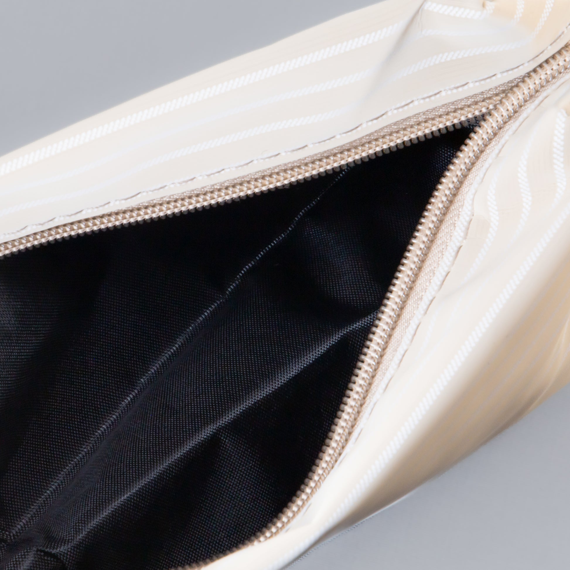 Geantă cosmetice Dungi Chic - Bej