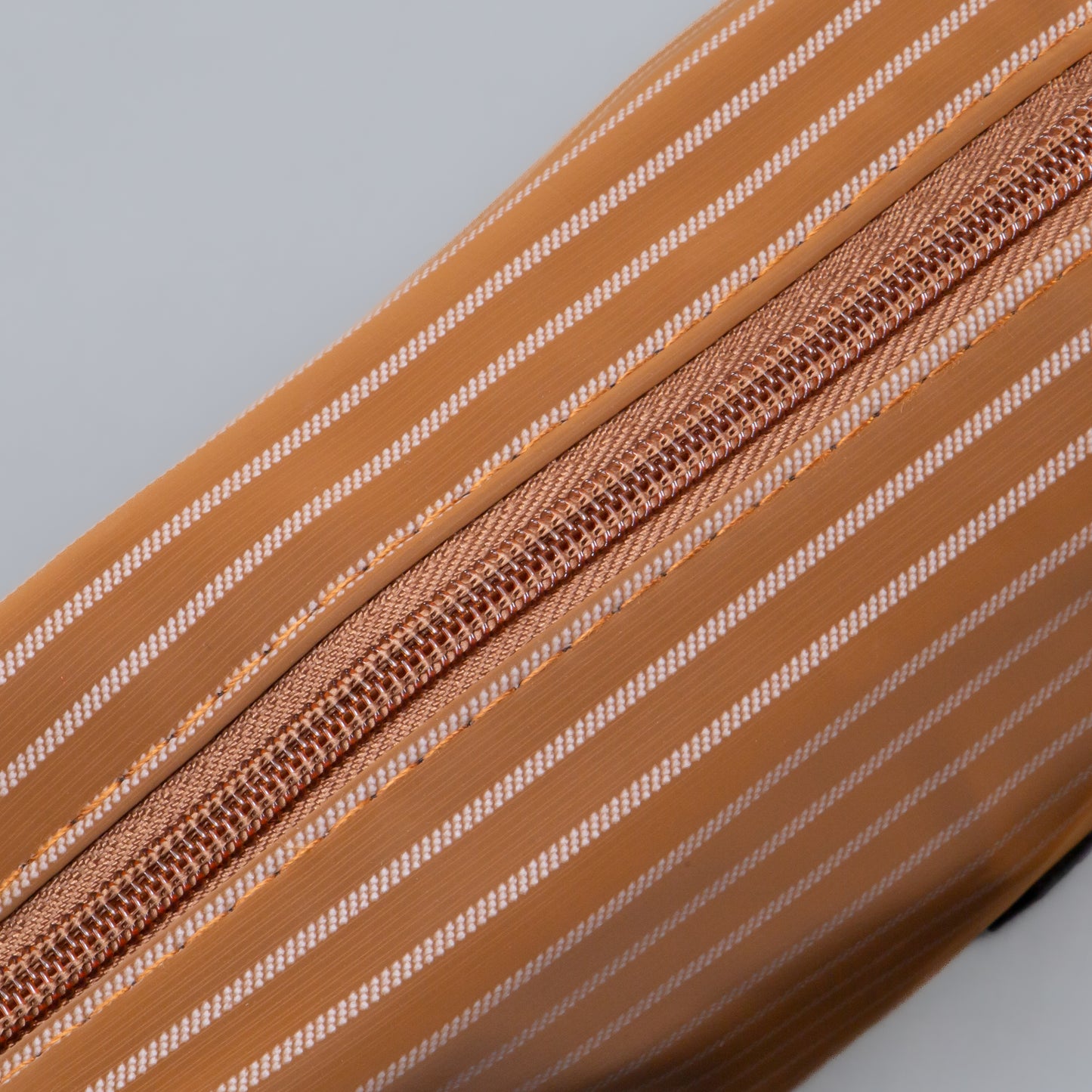 Geantă cosmetice Dungi Chic - Maro