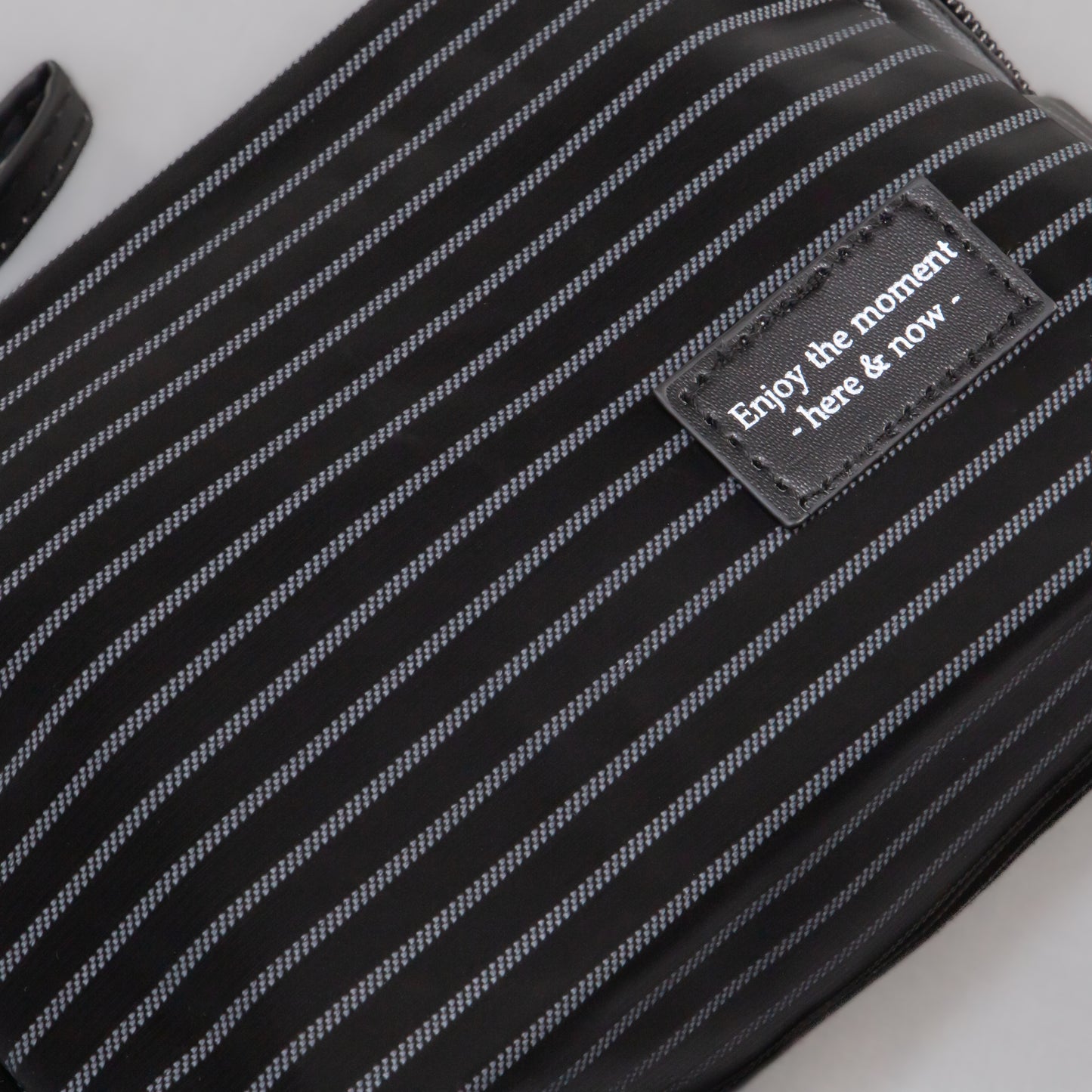 Geantă cosmetice Dungi Chic - Negru